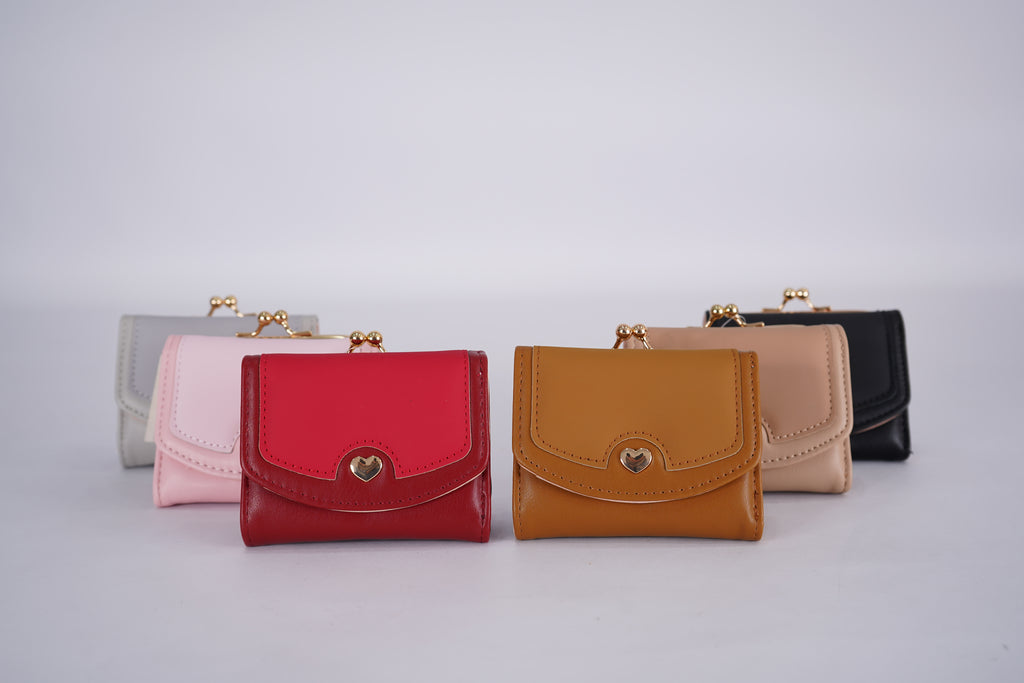 Billetera Pequeña para Mujer con Broche Metálico