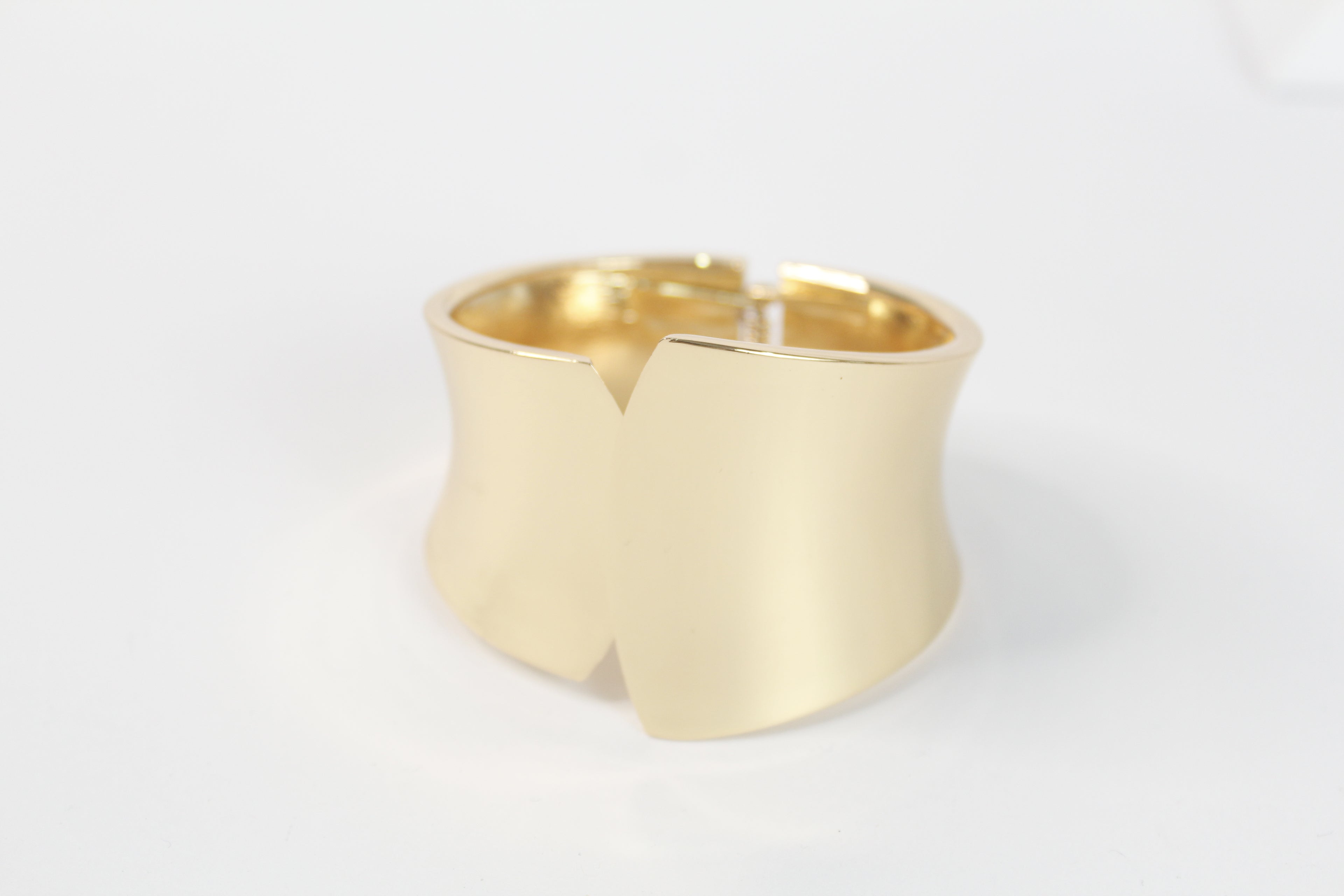 Brazalete "Sculpted Gold"